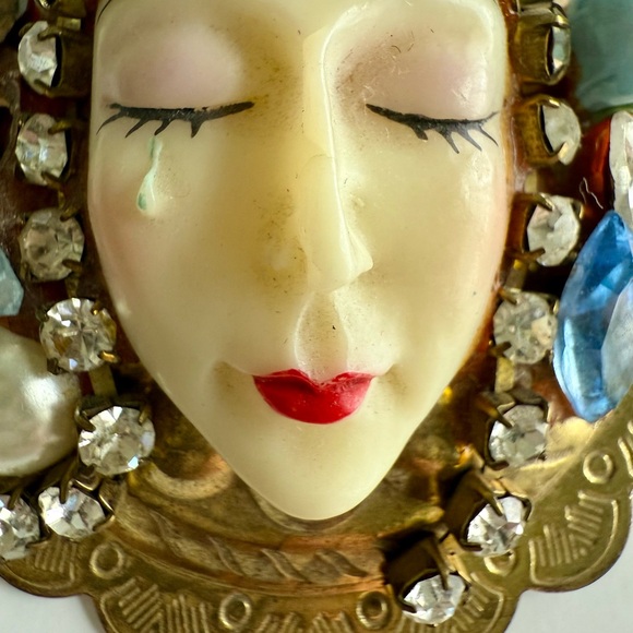 Beautiful vintage porcelain face Brooch - Picture 8 of 14